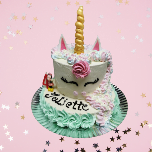 Gâteau en personnalisé en forme de licorne - animal fantastique pour un anniversaire de fille